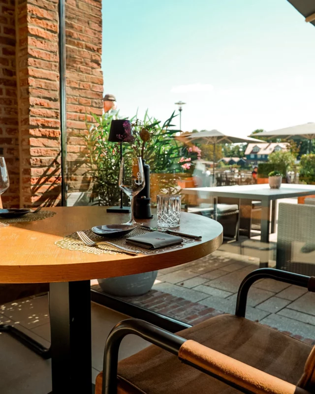 Die Sonne verabschiedet sich langsam – der perfekte Moment für einen Cocktail auf unserer Terrasse. Kommt vorbei und genießt den Spätsommer bei Pier23. 🌅🥂

#pier23 #sonne #cocktails #drinks