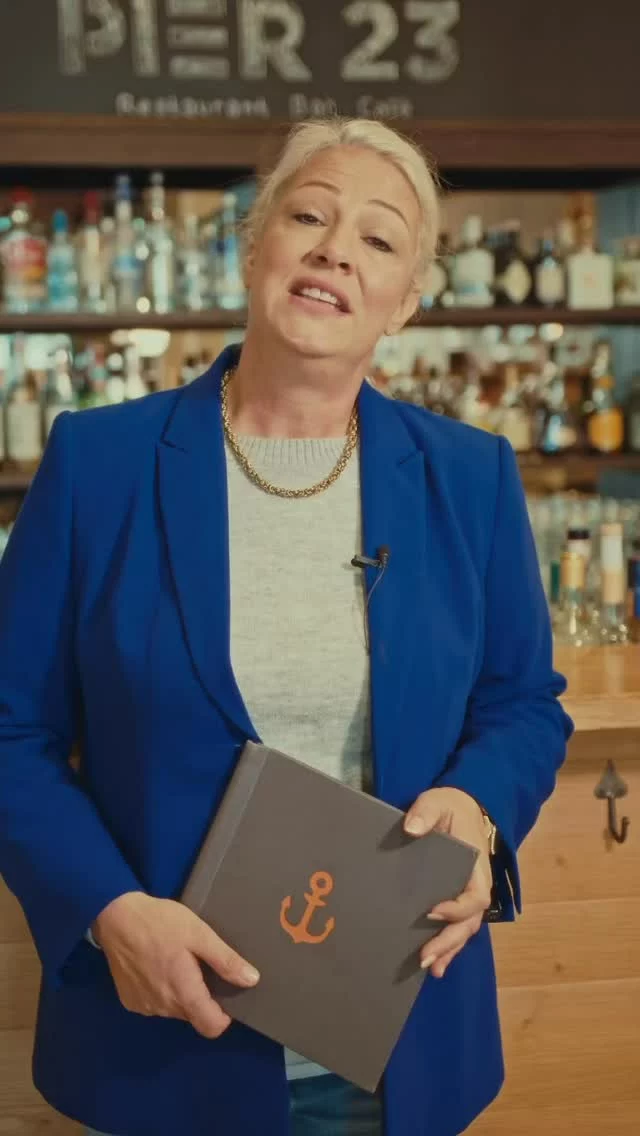 Alles ist vorbereitet für den 1. Advent – warm, festlich und voller Vorfreude. ☺️

Wir freuen uns auf euren Besuch und laden euch herzlich ein, vorbeizukommen und die Adventszeit mit uns am Hafen zu genießen.

Schaut außerdem gerne in unseren kulinarischen Kalender auf der Website – dort findet ihr alle Highlights und besonderen Angebote für die kommenden Wochen.

Reserviert euren Platz ganz bequem online oder telefonisch.
Wir freuen uns auf euch! 🧡
 

#pier23 #leer #ostfriesland