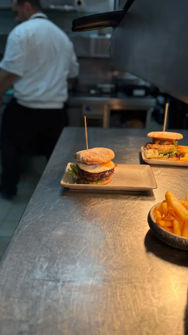 😉🍔
Hast du schon unsere Burger Vielfalt entdeckt?

#leer #dubistgutgenug #pier23 #burger #ostfriesland