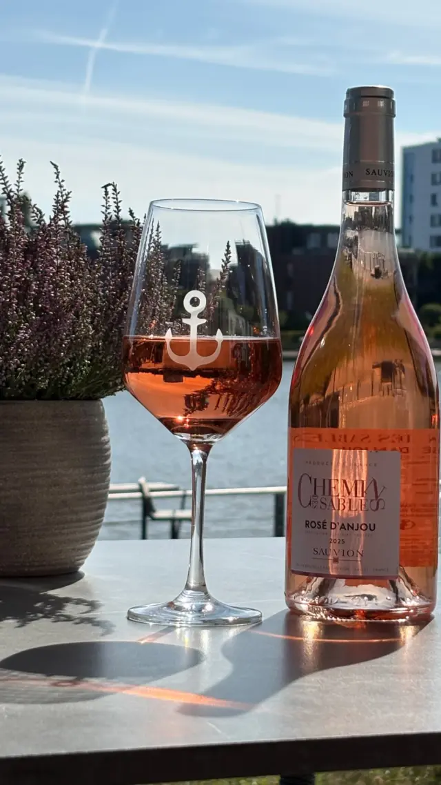 Ein gutes Glas Wein, gutes Essen und schöne Momente. Was will man mehr?🍷

#leer #pier23 #ostfriesland #gourmetfood #wine