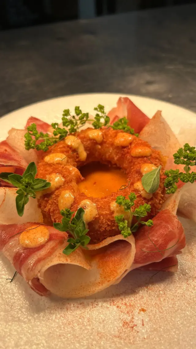 - Brandteig Baigel -🥓🌱🥯

Erster Gang & schon wird es lecker! 

#ostfriesland #gourmetfood #pier23leer #brandteig
